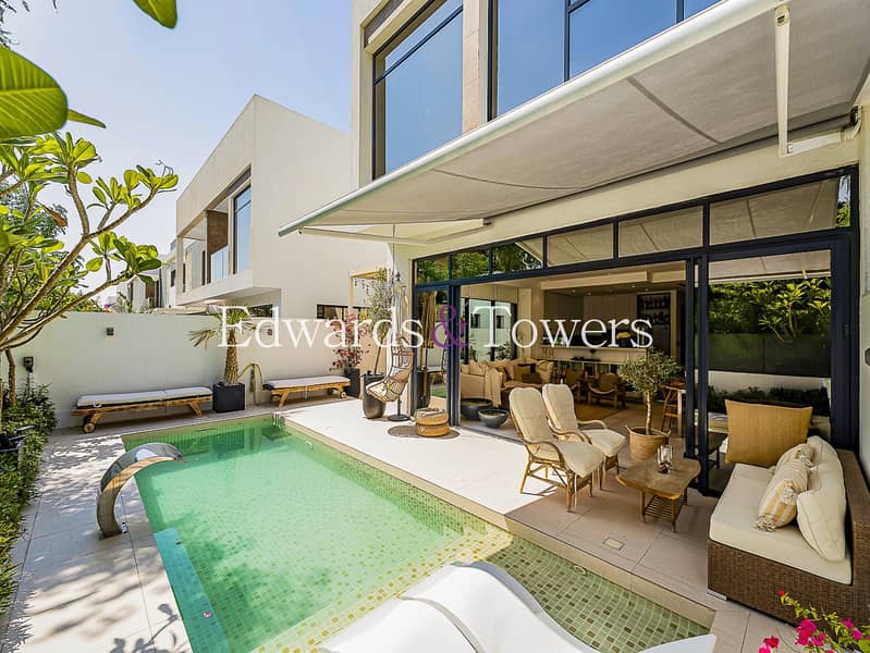 Exclusive | Pool | Single Row | Corner Unit Exclusive | Pool | Single Row | Corner Unit