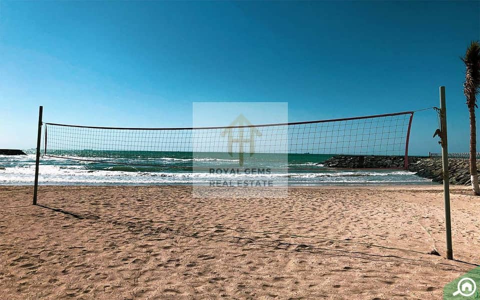 30 Ajman_Beach_1_AR_98dd17f8c2. jpg