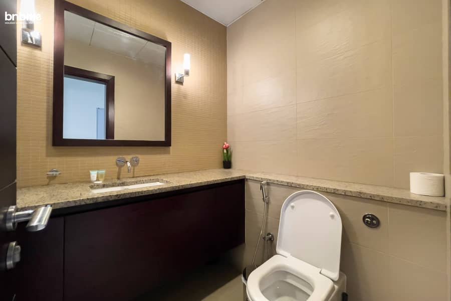 16 powderroom. jpg