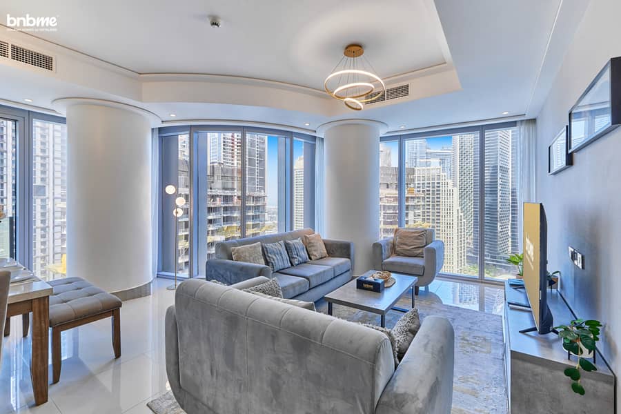 6 Living Room 1. jpg