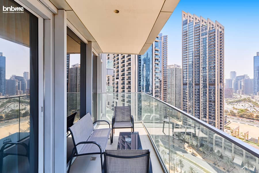 10 Living Room Balcony 2. jpg