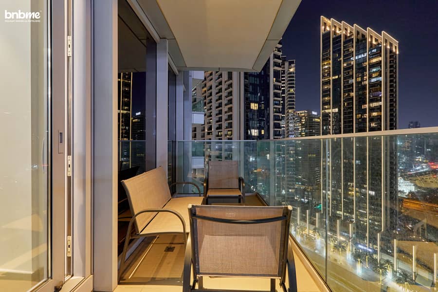 15 Living Room Balcony Night. jpg