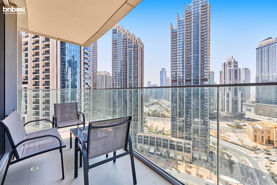 16 Living Room Balcony. jpg