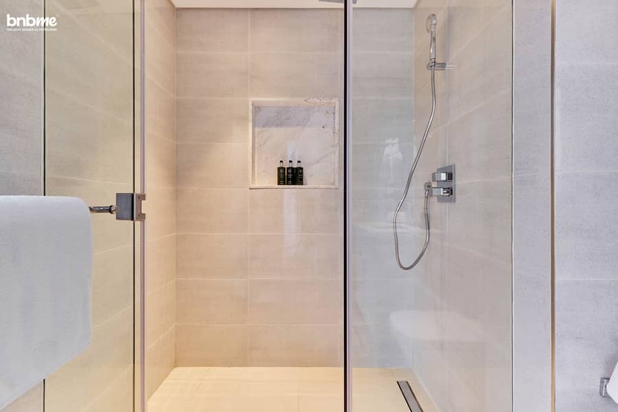 52 Washroom B. jpg