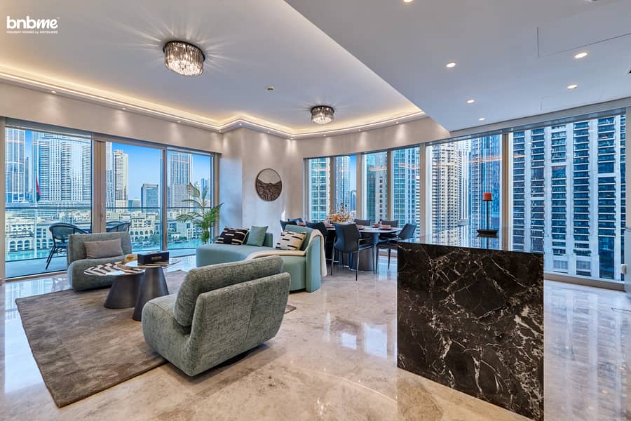 6 Living Room. jpg