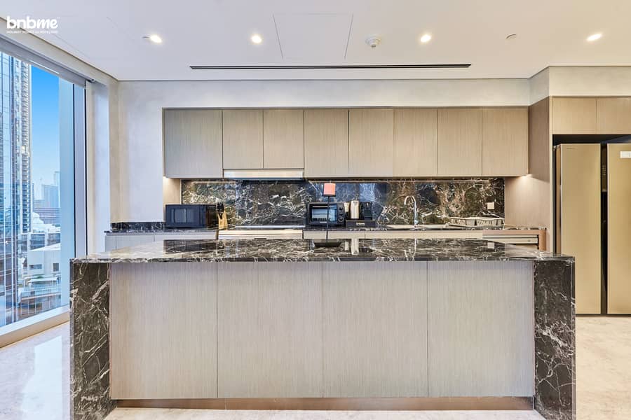 16 Kitchen (1). jpg