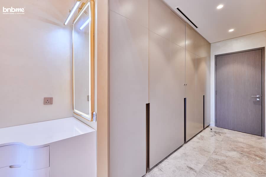 30 Entrance of master bedroom. jpg