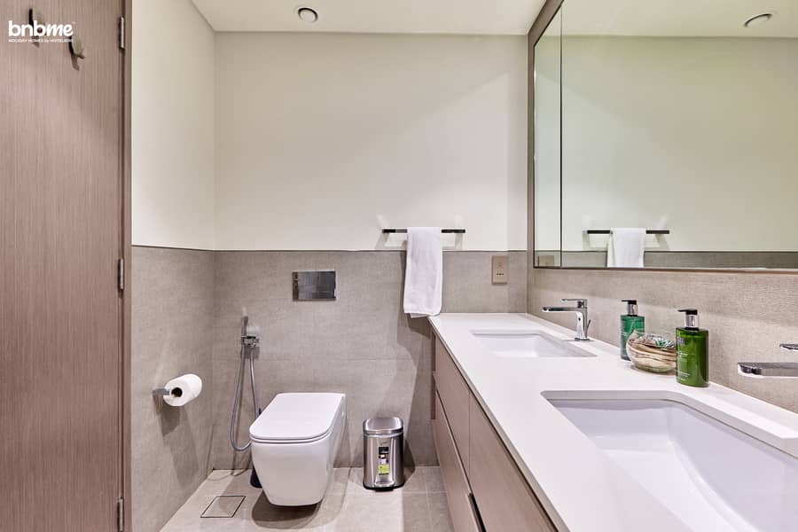 63 Master Washroom (1). jpg