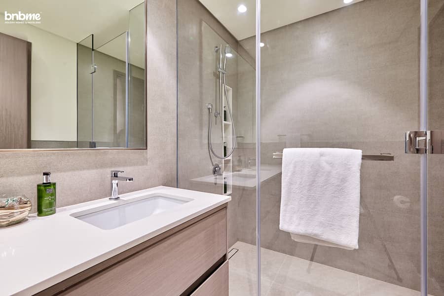 65 Master Washroom. jpg