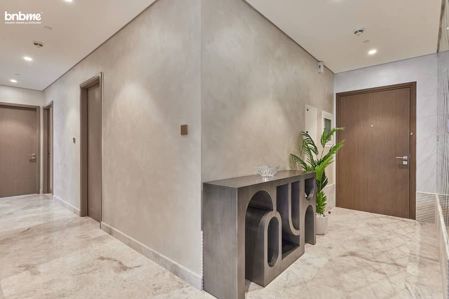 89 Apartment Entrance (1). jpg