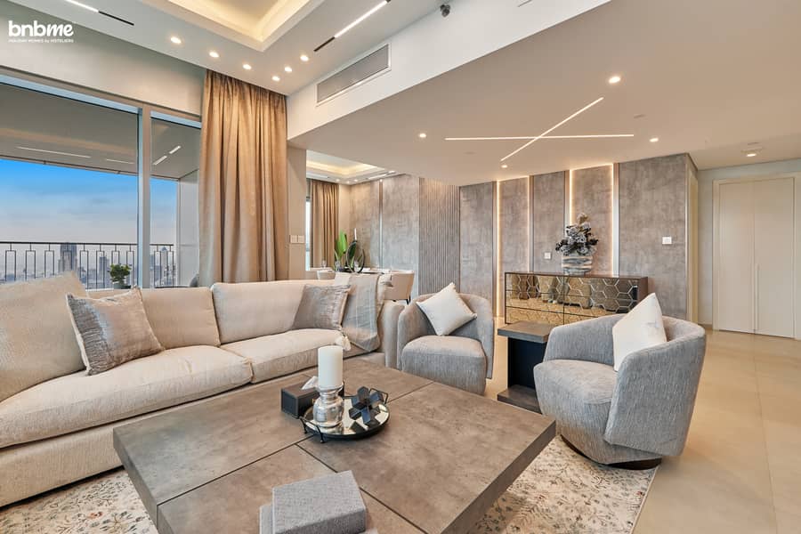 21 Living Room (1). jpg