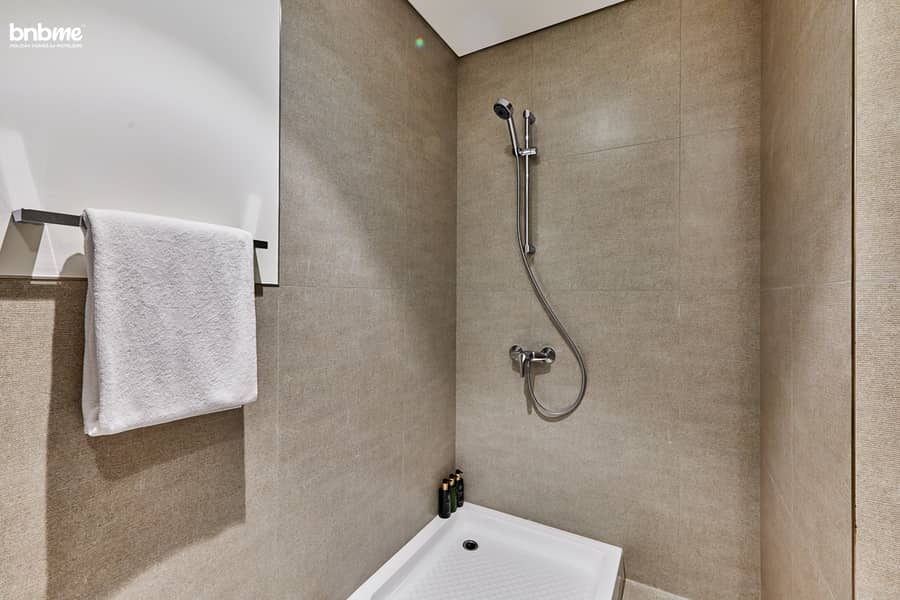 42 Washroom C (2). jpg