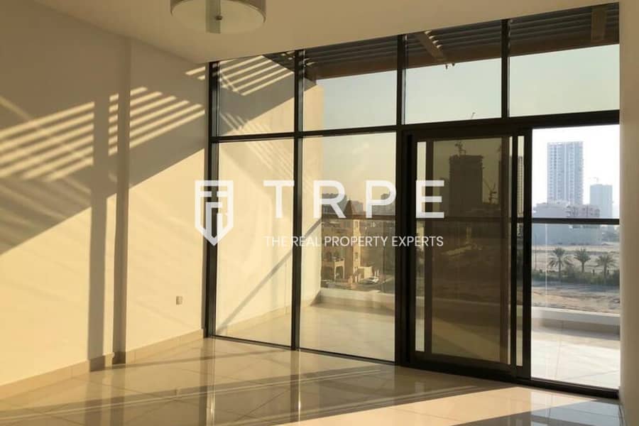 Vacant | Prime Location | Open Kitchen Vacant | Prime Location | Open Kitchen