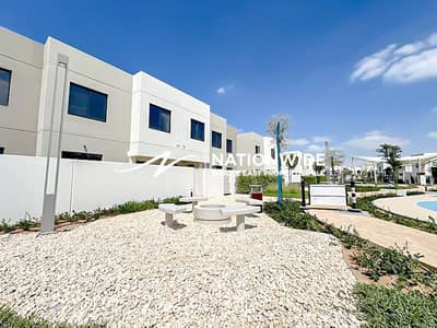 3 Bedroom Townhouse for Rent in Yas Island, Abu Dhabi - Single Row| End Unit| Top Facilities| Prime Area