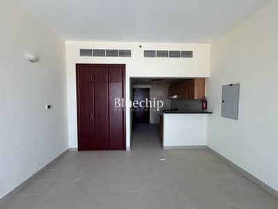 Studio for Rent in Dubai Sports City, Dubai - Unfurnished | Vacant | Spacious Layout
