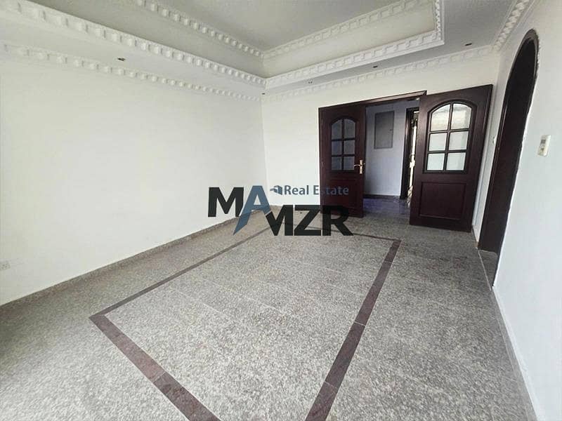 Elegant 4BR  | Modern Amenities | Private Yard