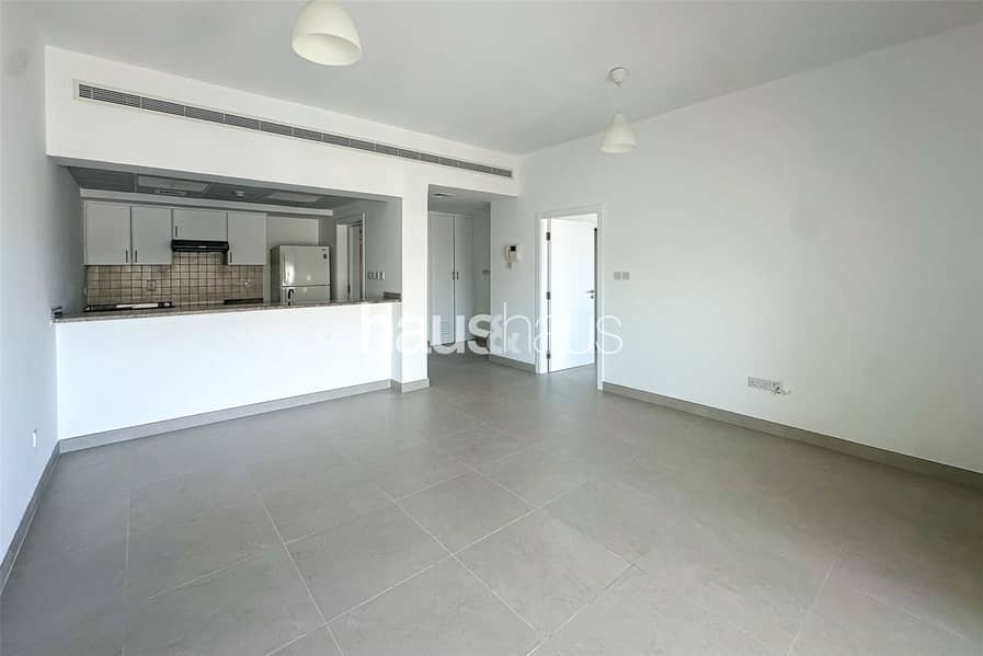 Fully renovated | Unfurnished | Available now! Fully renovated | Unfurnished | Available now!