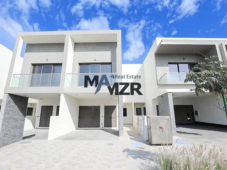 Single RowTH | Excellent Location | Luxurious Living Single RowTH | Excellent Location | Luxurious Living