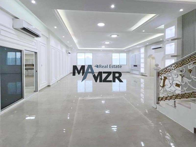 Spacious villa | Driver room | Splendid layout