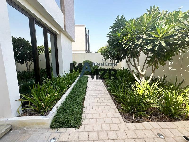 Luxurious | Amenities | Elegant community Luxurious | Amenities | Elegant community
