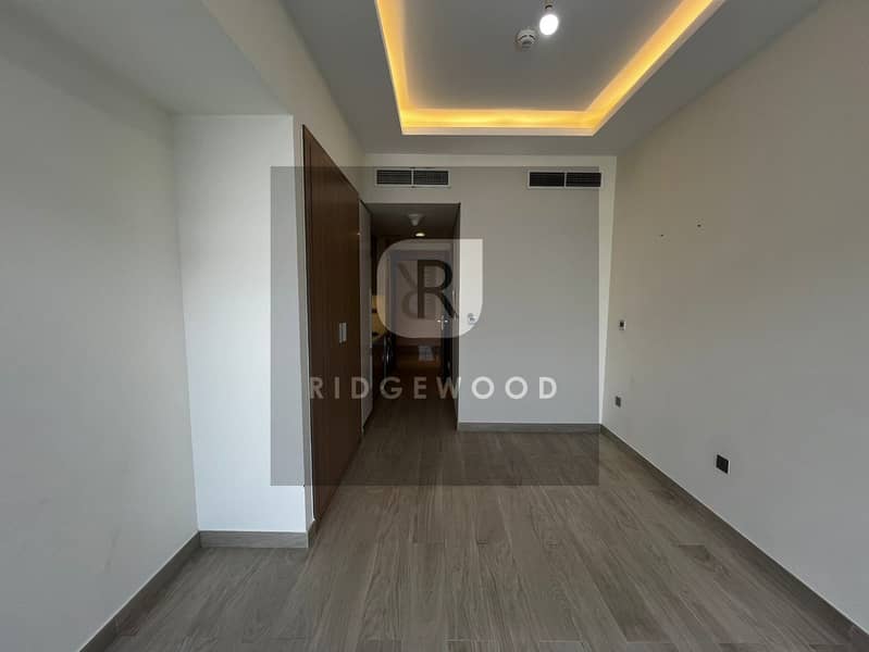 2 RIDGEWOOD REAL ESTATE 007 (9). jpg