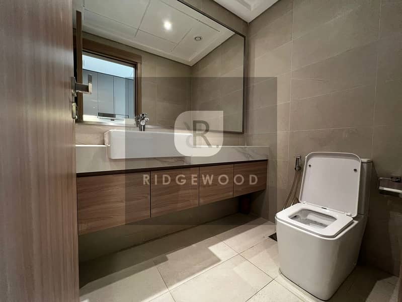 6 RIDGEWOOD REAL ESTATE 007 (3). jpg