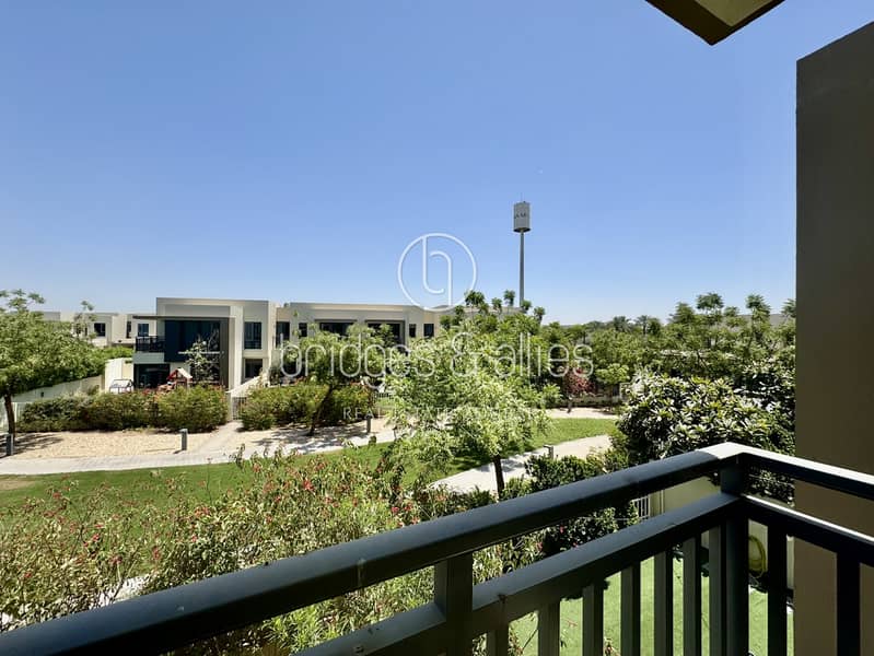 位于迪拜山庄,枫叶社区,枫叶1号公寓 3 卧室的别墅 250000 AED - 11654932 位于迪拜山庄,枫叶社区,枫叶1号公寓 3 卧室的别墅 250000 AED - 11654932