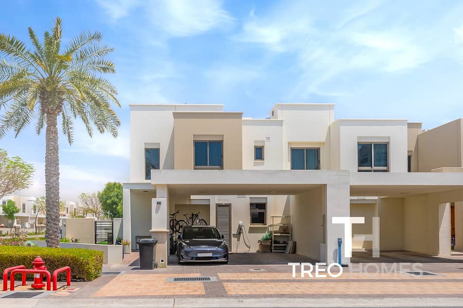 Sunlit Sophistication: Exceptional 4-Bed Corner Sunlit Sophistication: Exceptional 4-Bed Corner