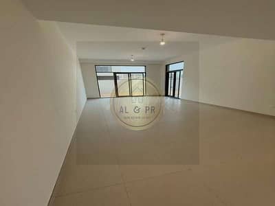3 Bedroom Townhouse for Rent in Dubai South, Dubai - Spacious 3-Bedroom With Maidsroom | Prime location
