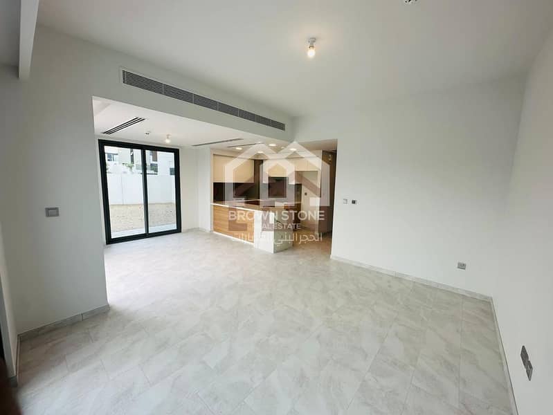 Таунхаус в Дубайлэнд,Вилланова, 4 cпальни, 4050000 AED - 11657041 Таунхаус в Дубайлэнд,Вилланова, 4 cпальни, 4050000 AED - 11657041