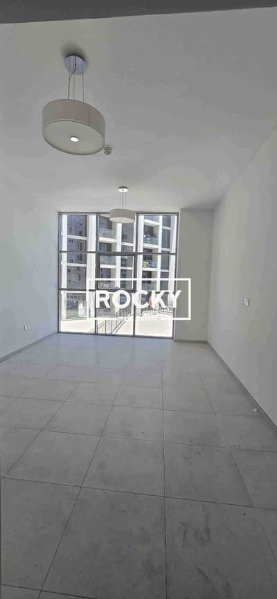 Studio for Rent in Bur Dubai, Dubai - YYe781aUVSv7yxzhQzREgw7CJm6SOu7pqzsPmNuJ. jpg