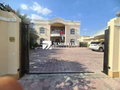 فیلا في الورقاء 3،الورقاء 6 غرف 300000 درهم - 11657220