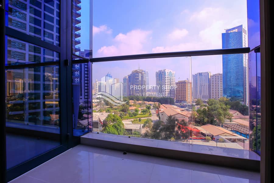 4-bedroom-apartment-abu-dhabi-corniche-wave-tower-balcony. JPG 4-bedroom-apartment-abu-dhabi-corniche-wave-tower-balcony. JPG