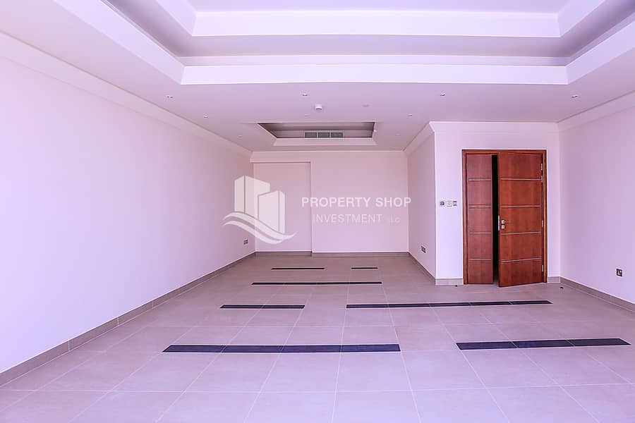 7 4-bedroom-apartment-abu-dhabi-corniche-wave-tower-dining-area. JPG