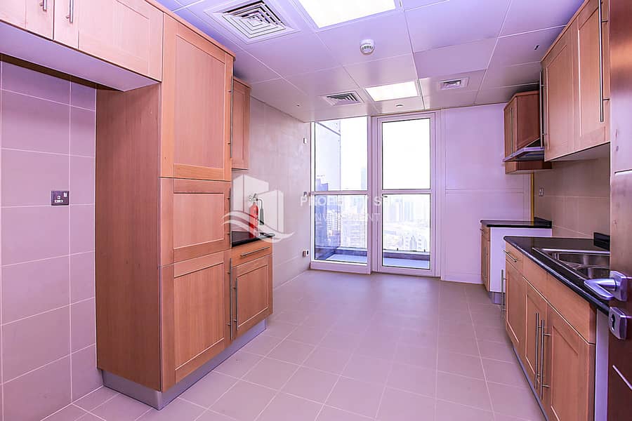 9 4-bedroom-apartment-abu-dhabi-corniche-wave-tower-kitchen. JPG