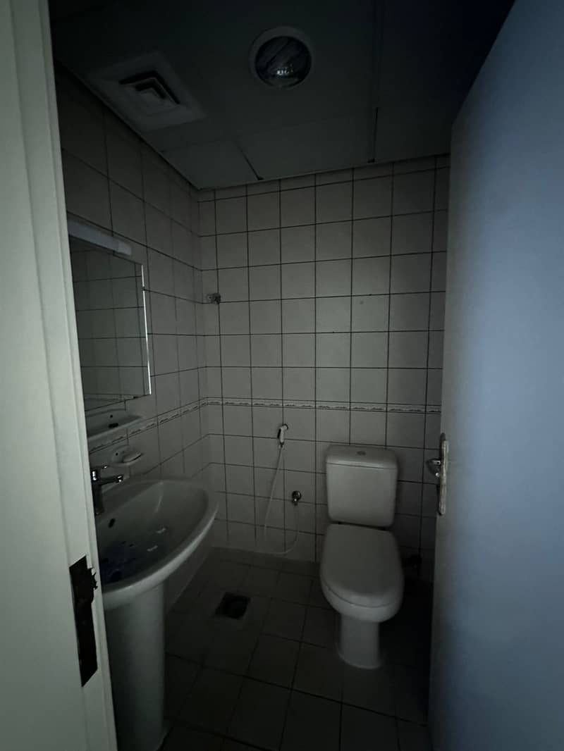 9 9d12950e-9e55-4443-a7bd-c884ca0d3877. jpg