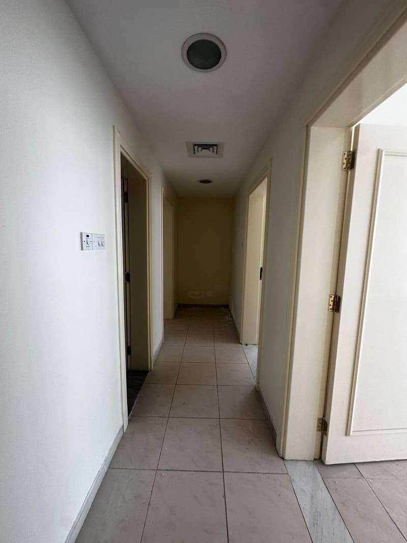 11 70fd75db-4ccf-4b78-b742-7284557e3c85. jpg