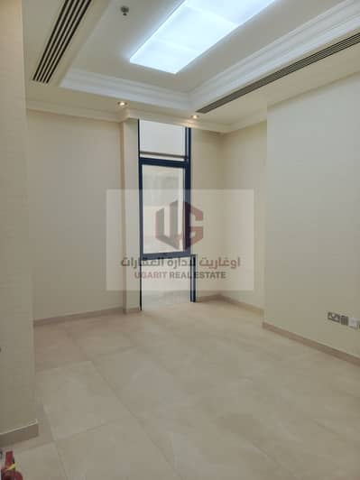 مکتب  للايجار في شارع إلكترا‬، أبوظبي - IMG-20250515-WA0045. jpg