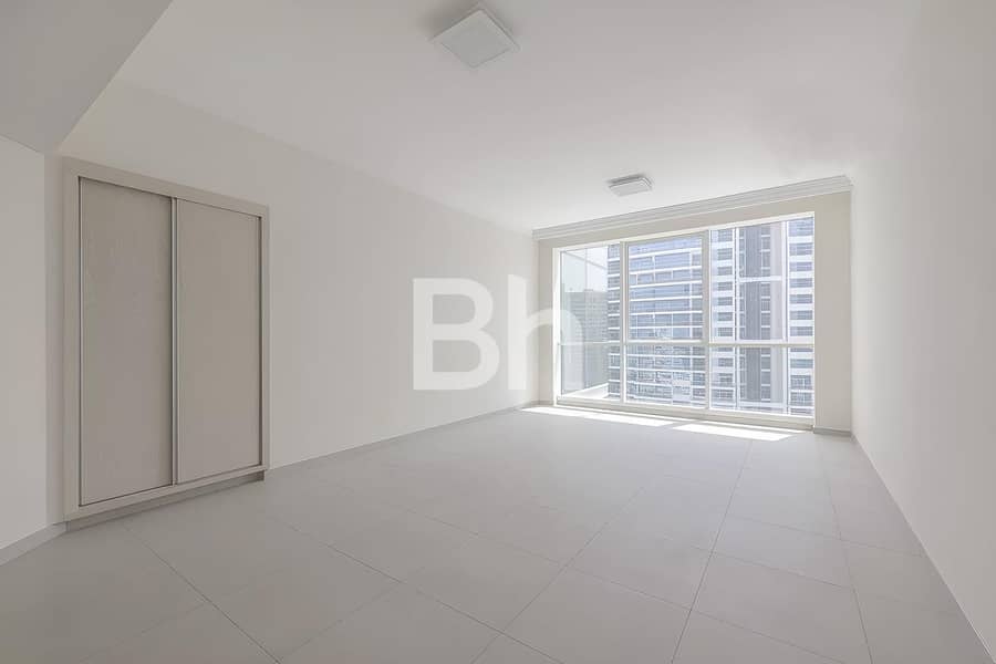 Large Layout | Partial Sea View | Maid's Room