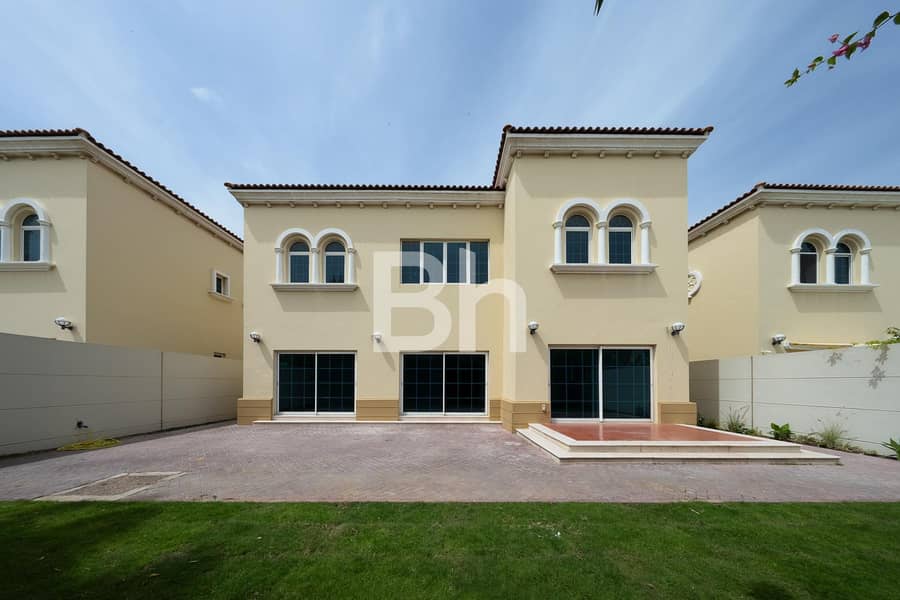Вилла в Джумейра Парк,Legacy, 4 cпальни, 360000 AED - 8742266 Вилла в Джумейра Парк,Legacy, 4 cпальни, 360000 AED - 8742266