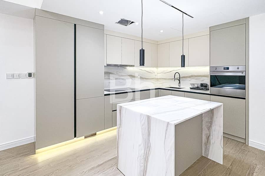 High floor | Fully Renovated | Stunning unit