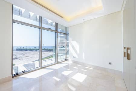 2 Bedroom Flat for Rent in Palm Jumeirah, Dubai - Unfurnished | Sea View | Modern