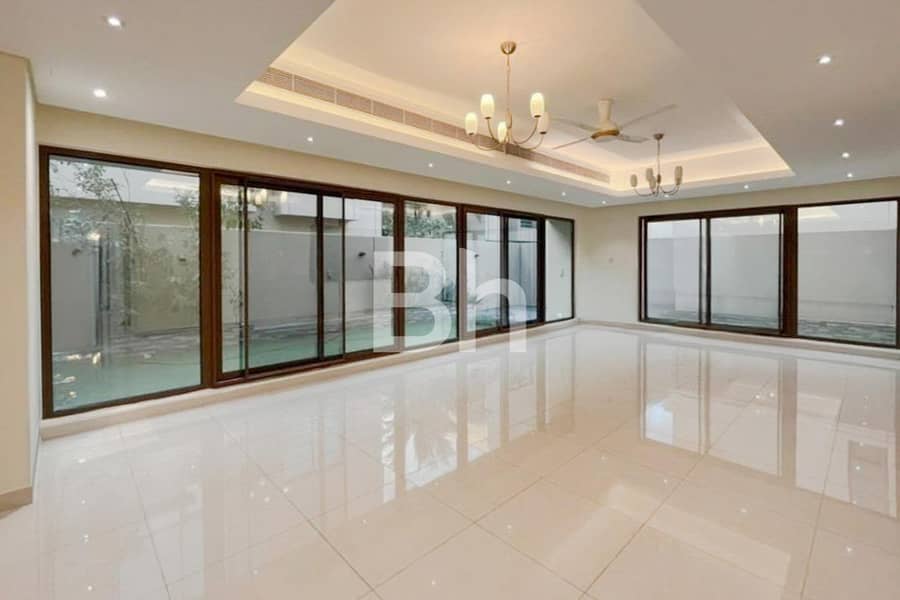 Corner Plot Unit | Upgraded | Appliances Corner Plot Unit | Upgraded | Appliances