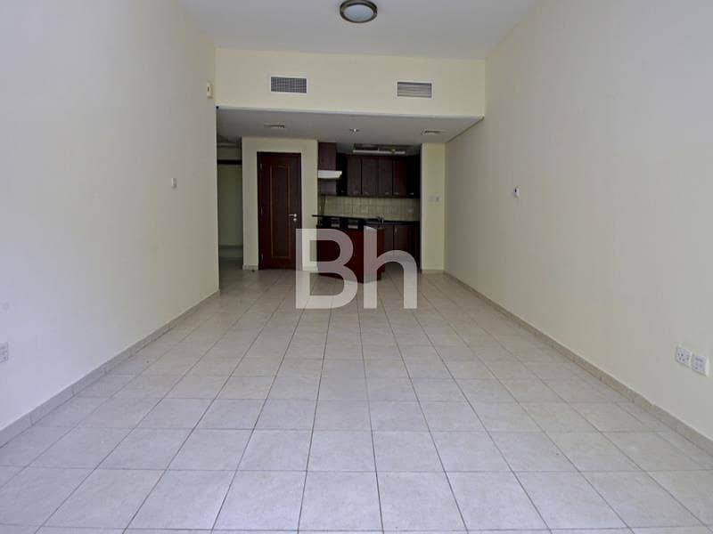 Street 6 I Near Pool I Multiple options available