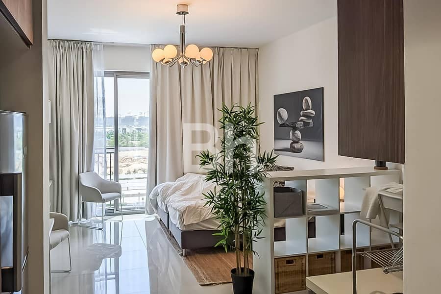 Direct Pool View | Modern Furnishing | Near Mall