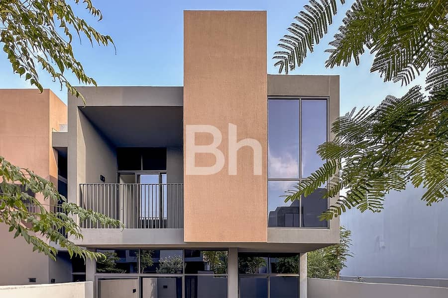 Corner Unit 3 BR Townhouse | Smart Home | Corner Unit 3 BR Townhouse | Smart Home |