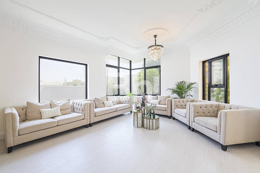 Private Estate |14+ Beds | 2 Villas + Plot