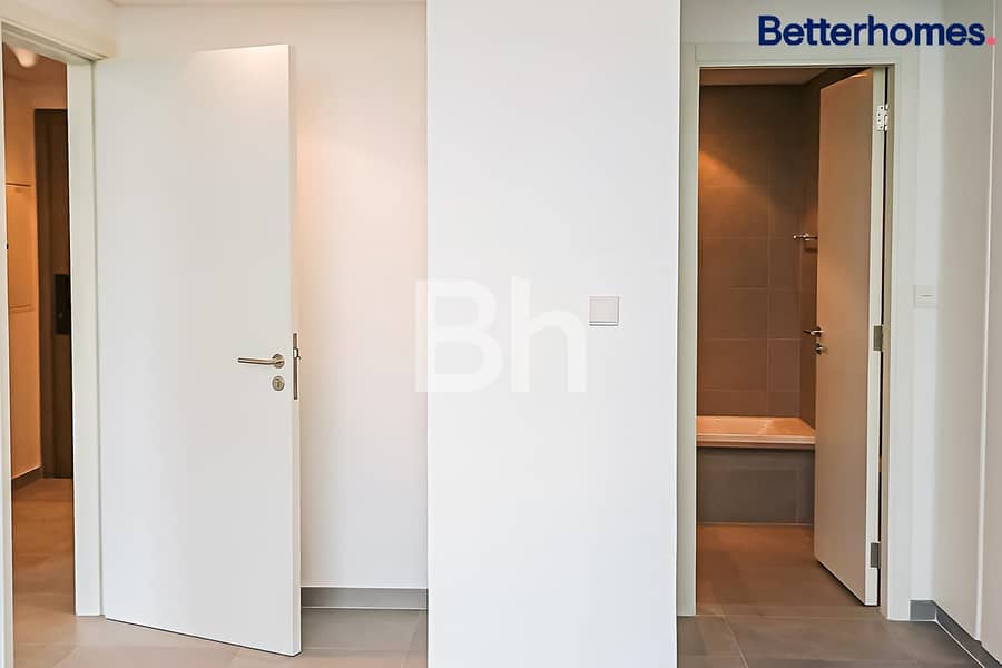 Corner Apartment | Amazing View | Freehold for all Corner Apartment | Amazing View | Freehold for all
