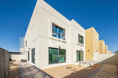 تاون هاوس 3 غرف نوم للايجار في الرحمانية، الشارقة - تاون هاوس في مدينة الشارقة المستدامة،الشغرافة 1،الرحمانية 3 غرف 135000 درهم - 10555103