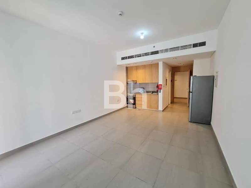 Spacious Studio | With Balcony | Panoramic Windows Spacious Studio | With Balcony | Panoramic Windows